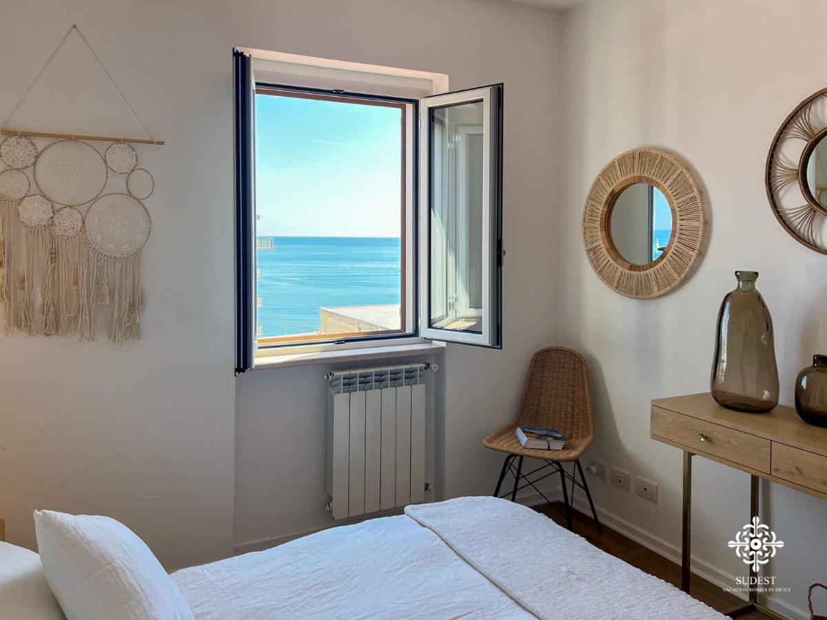 Infinito - Attico Sul Mare Apartment เวียสเต ภายนอก รูปภาพ