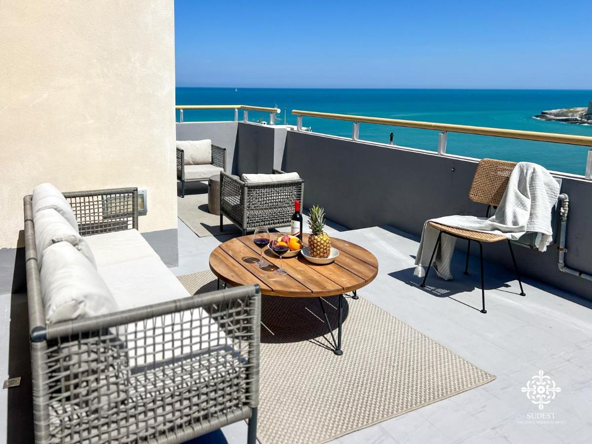 Infinito - Attico Sul Mare Apartment เวียสเต ภายนอก รูปภาพ