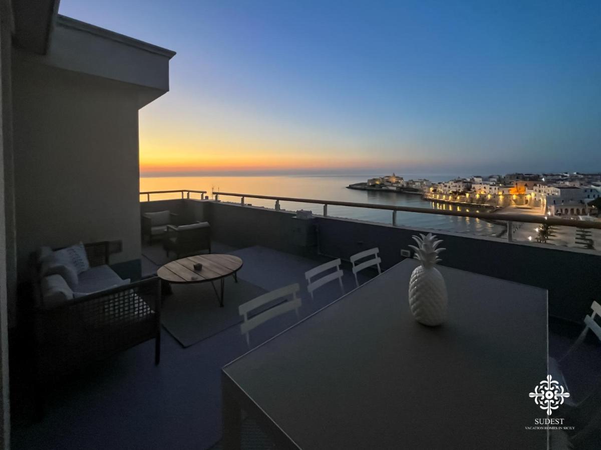 Infinito - Attico Sul Mare Apartment เวียสเต ภายนอก รูปภาพ