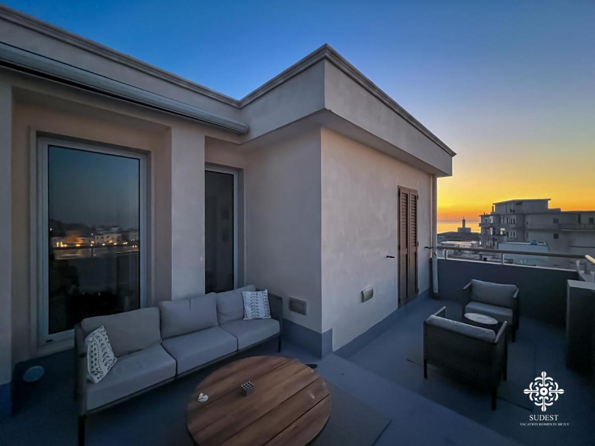 Infinito - Attico Sul Mare Apartment เวียสเต ภายนอก รูปภาพ